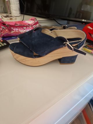 Sandalias tacón azul marino