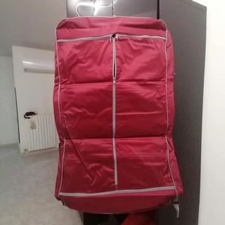 Custodia abiti Q8 - Rosso