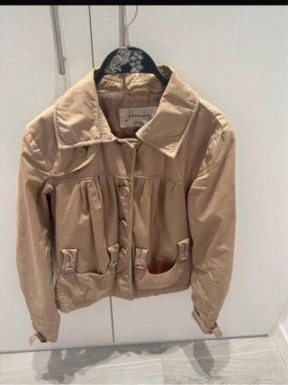 Chaqueta beige Stradivarius L