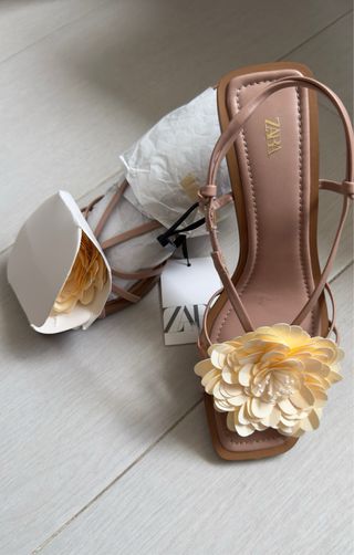 Sandalias Zara - Flores Beige