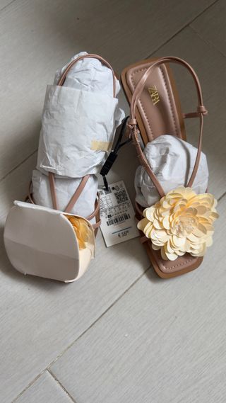 Sandalias Zara - Flores Beige