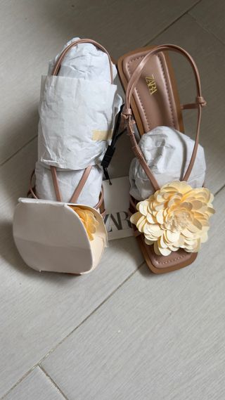 Sandalias Zara - Flores Beige