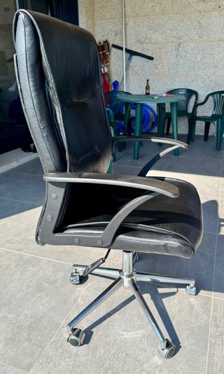 Silla escritorio negra - piel sintética