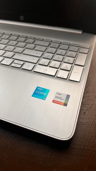 Portátil HP 15s-fq4060ns i5 8GB 512GB SSD
