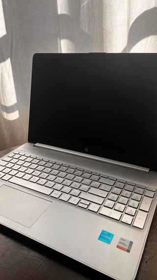 Portátil HP 15s-fq4060ns i5 8GB 512GB SSD