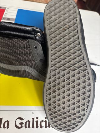 Vans Sk8-Hi 40 - negras y grises