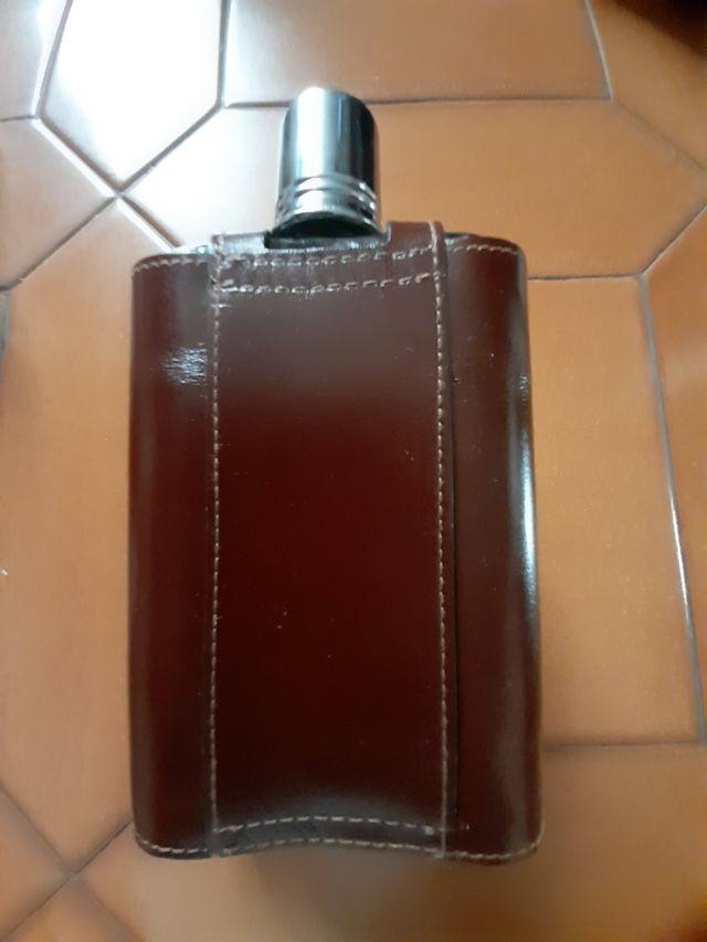 Petaca Piel -  Frasco de metal y cristal.