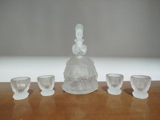 Licorera cristal niña + 4 copitas