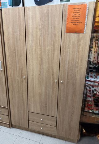Armario 3 puertas madera marrón