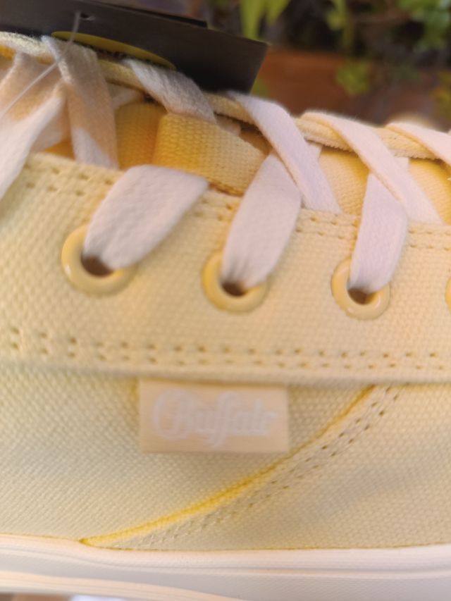 Zapatillas Buffalo beige nuevas