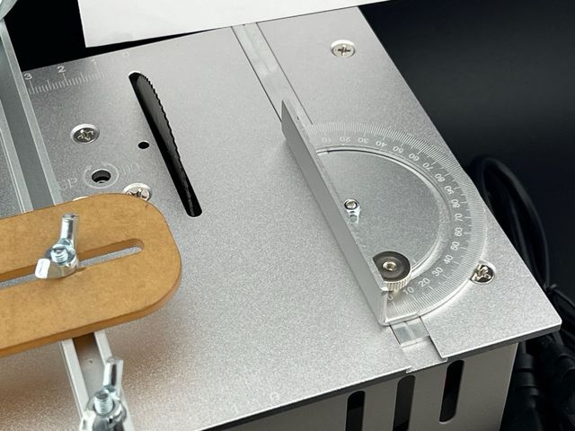 Mini sierra circular de mesa