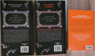 3 libros. 2 de Ghostgirl y 1 de autoayuda