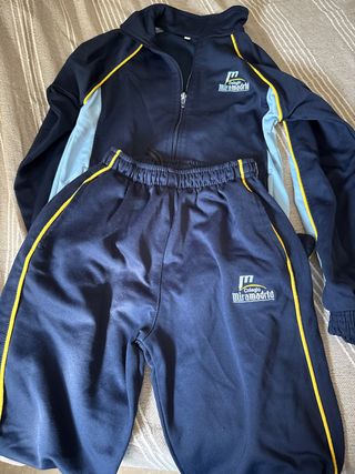 Chándal Colegio Miramadrid Talla 12
como nuevo 