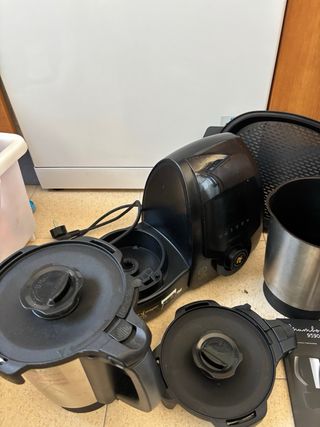 Cecotec Mambo 9590 con manual y recetarios
