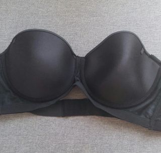 Sujetador sin tirantes negro de buena sujeción 110