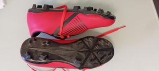 Botas fútbol niño Nike  talla 36
