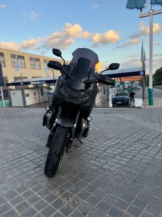 HONDA X-ADV 750 - Impecable
