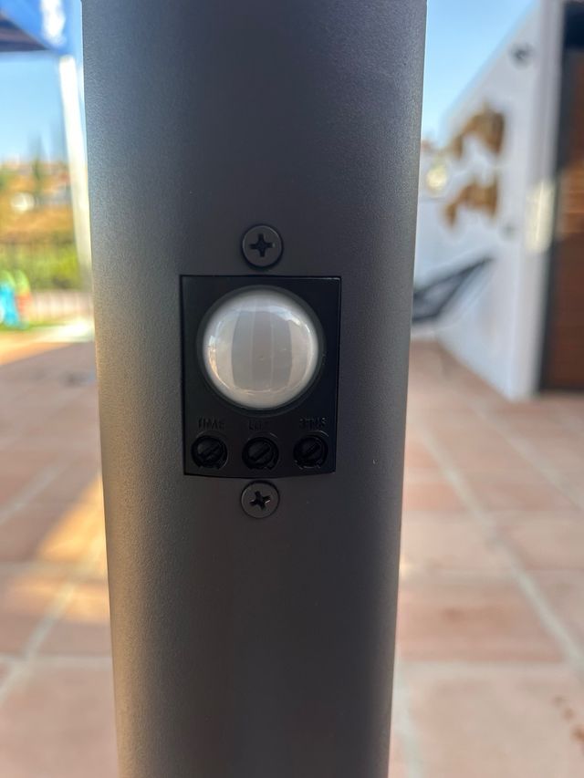 2 Lamparas exteriores metalicas negras