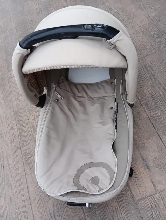 Cochecito Concord bebé beige