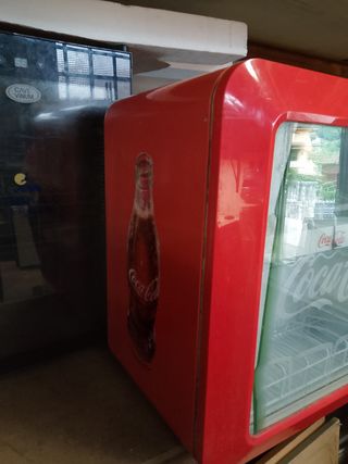 Nevera expositora Coca-Cola