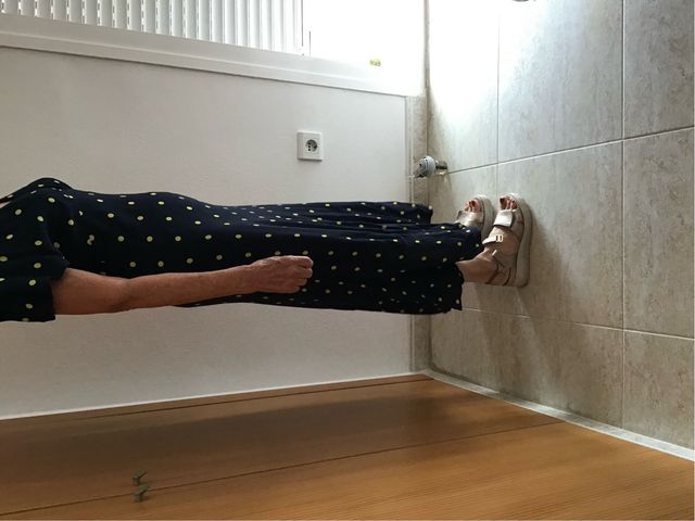 Vestido lunares negro y amarillo