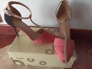 Zapatos tacón negros y rosas