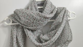 Fino foulard de algodón y seda. Italia. Sin tara.