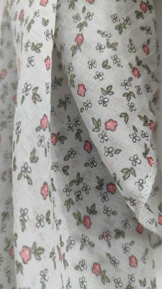 Fino foulard de algodón y seda. Italia. Sin tara.
