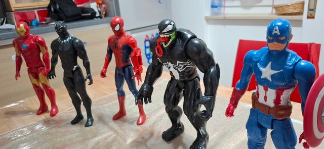 Action Figure Puazzi Marvel 1pz.