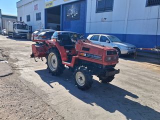 Tractor Mitsubishi MT16 con rotovator