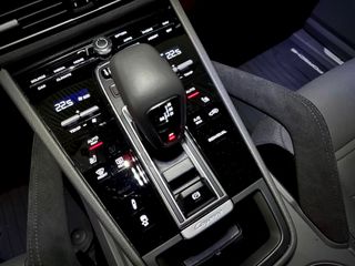 PORSCHE CAYENNE E-HYBRID PLATINIUM EDITION