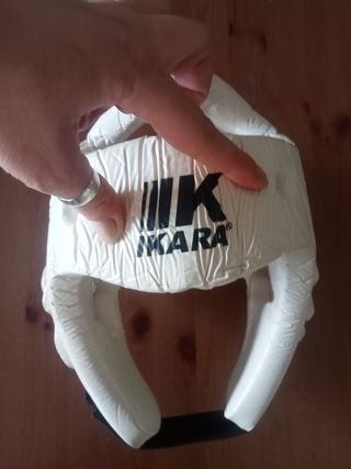 Guantes boxeo Pro-SanDiego y casco Ikara