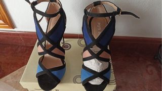 Tacones Poti Paris negros y azules