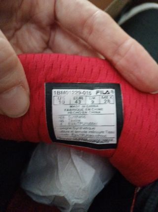 Zapatillas Fila baloncesto rojas y blancas