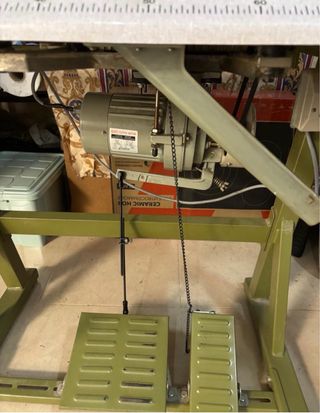 Rematadora 4 hilos - Máquina de coser