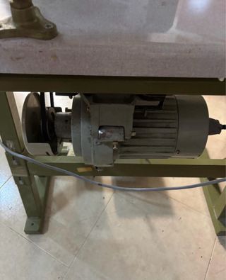 Rematadora 4 hilos - Máquina de coser