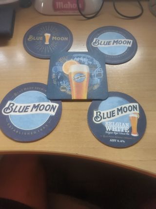 5 posavasos Blue Moon