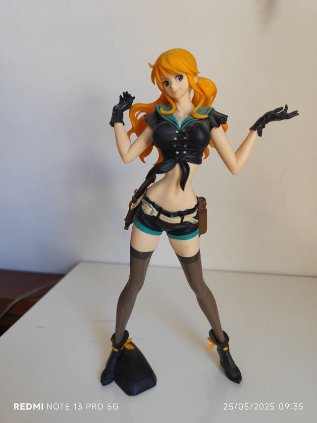 Figura Nami One Piece 25cm