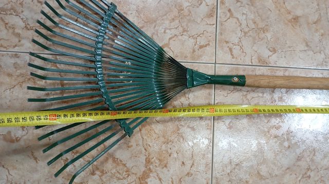 Rastrillo jardín - herramienta