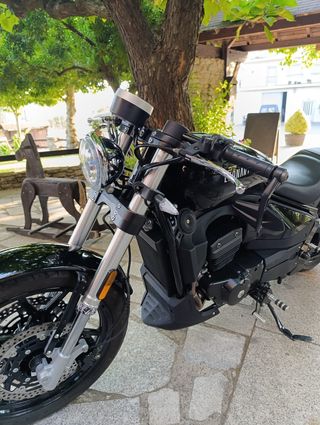 Leonart Pilder 125cc: Moto custom
