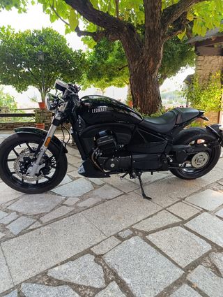 Leonart Pilder 125cc: Moto custom