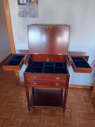 Joyero antiguo de madera