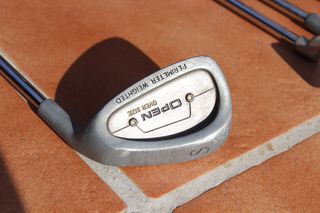 Juego palos golf usados y su bolsa.