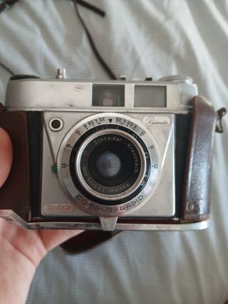 Kodak: Cámara antigua con funda