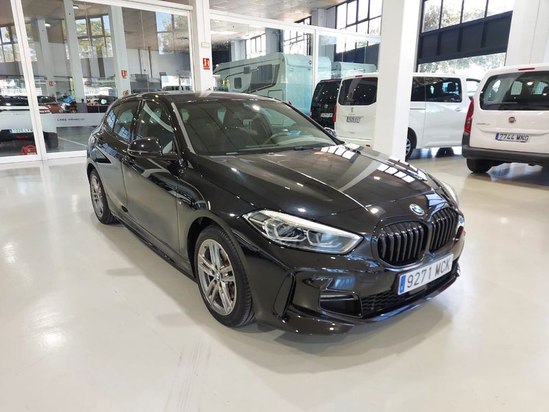 BMW Serie 1 118d (F40) 2023, foto 3