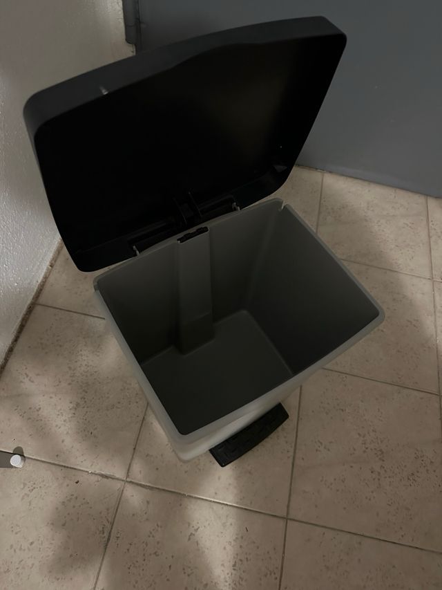 Papelera reciclaje gris - plástico