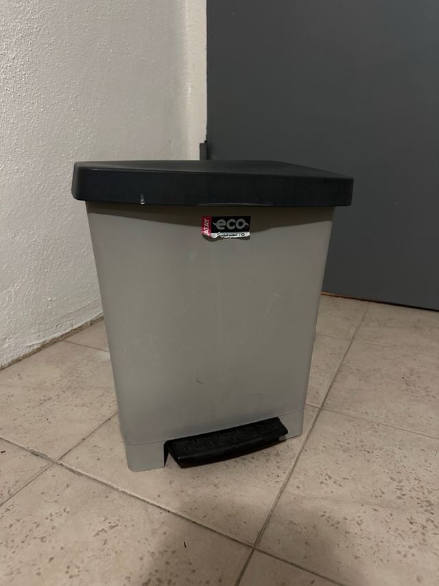 Papelera reciclaje gris - plástico