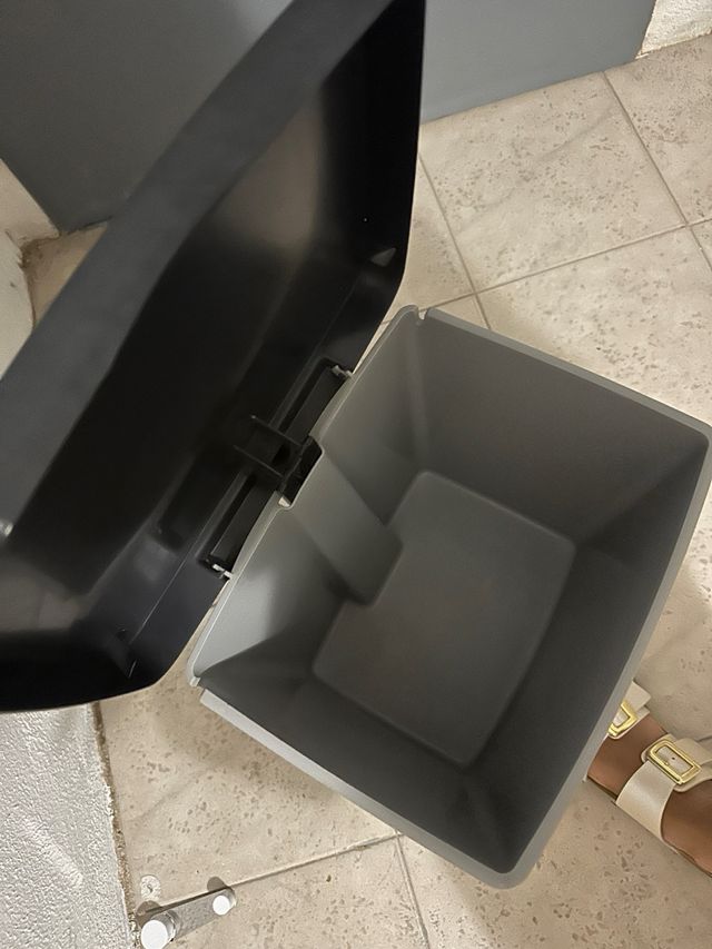 Papelera reciclaje gris - plástico