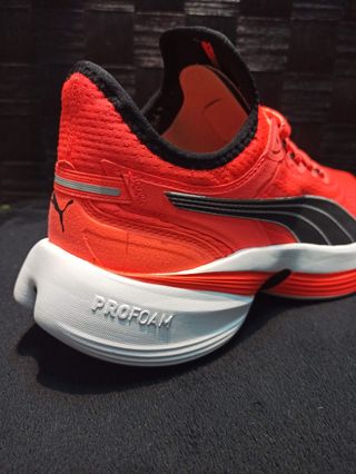 Puma Conduct Pro rojas y negras