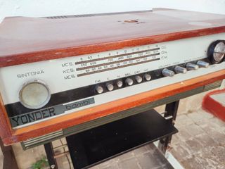 Radio televisión Yonder Bambi vintage años 60